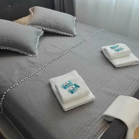 Mini *